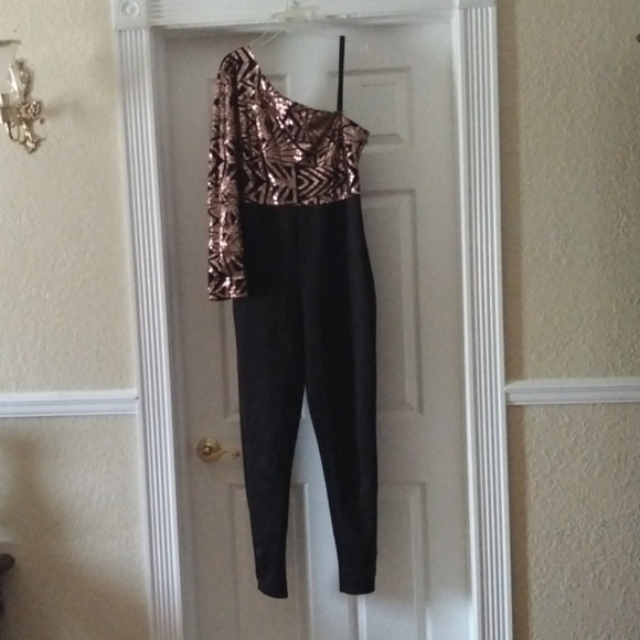 Women's Sequined Romper - Picture 1 of 8
